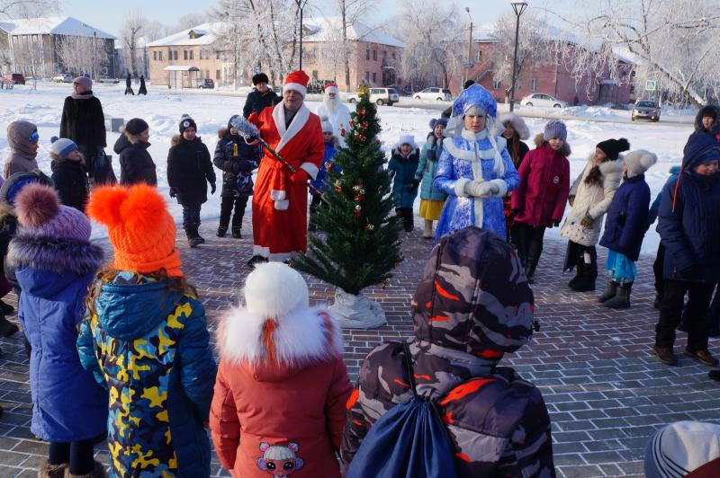 В Иркутской области ветераны Росгвардии организовали для школьников новогоднее шоу