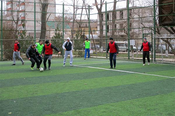 Сотрудники оперативных подразделений и подразделений режима учреждений УИС Республики Дагестан сыграли в футбол