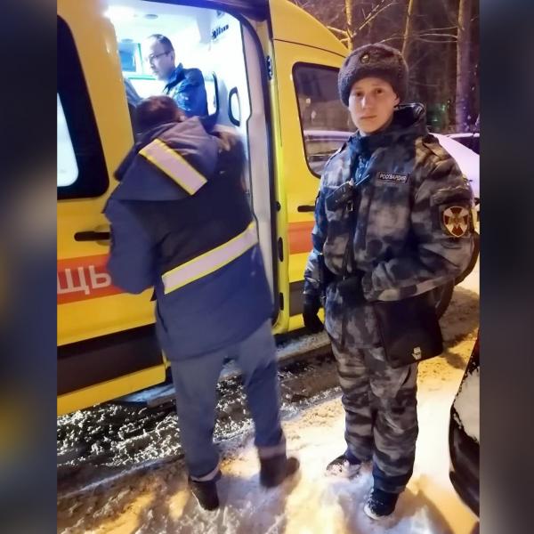 В Казани военнослужащие Росгвардии оказали помощь травмированному гражданину