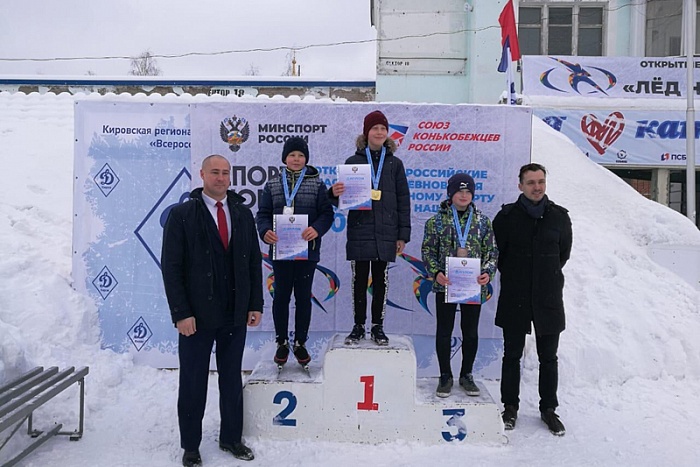 Всероссийские конькобежные соревнования в Кирове собрали порядка 300 спортсменов