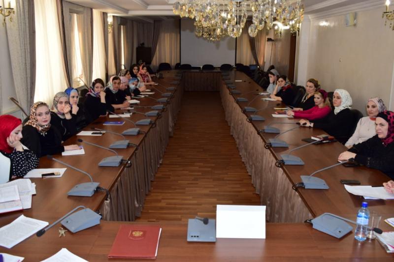 Семинар-практикум для специалистов по кадрам и делопроизводству провели в Отделении ПФР по Чеченской республике
