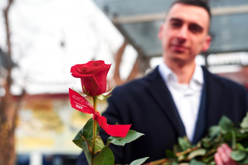 Девушки Владивостока получили розу от «Холостяка» на ТНТ
