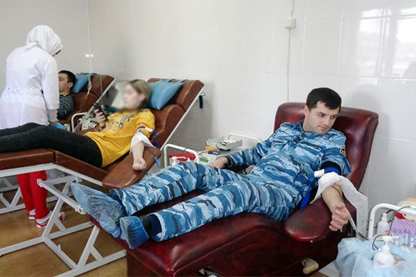 Сотрудники УФСИН Дагестана приняли участие в добровольной акции по сдаче донорской крови