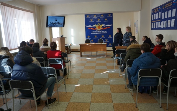 Сотрудники УФСИН России по Магаданской области провели агитационную встречу со студентами горно-строительного колледжа