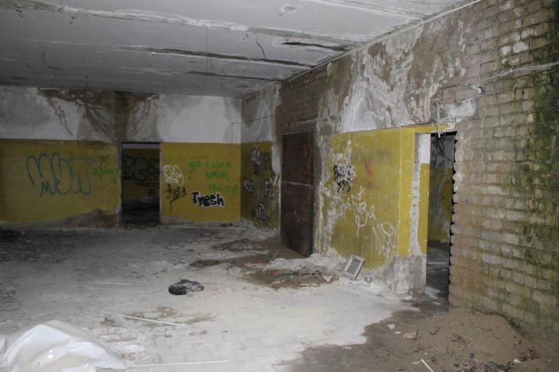 Активисты ОНФ призвали власти Воронежа привести в порядок муниципальные помещения на первом этаже жилого дома