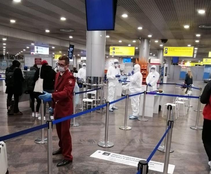Спасатели встретили в аэропортах Москвы 42 тыс. вернувшихся из-за границы россиян