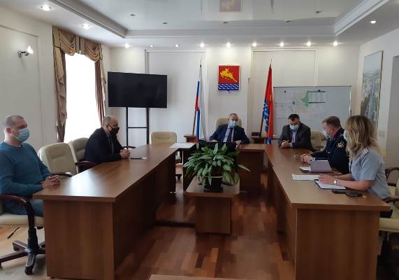 Руководство уголовно-исполнительной инспекции приняло участие в рабочей встрече с мэром города Магадана