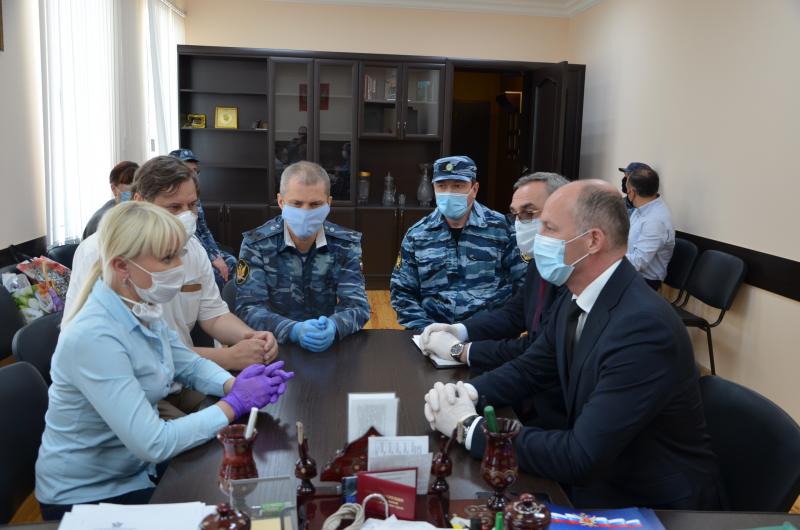 Заместитель министра здравоохранения РФ Виктор Фисенко посетил исправительную колонию № 2