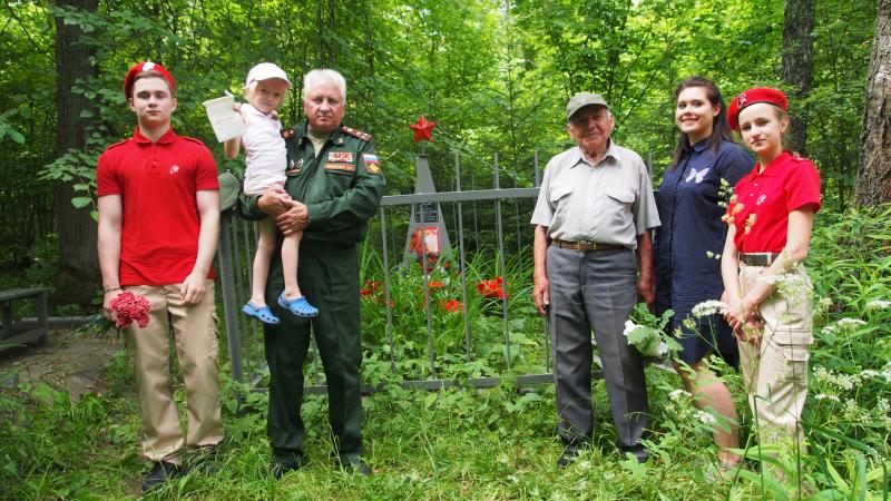 В школе №1392 отметили 100-летие со дня рождения лётчика Николай Бусова