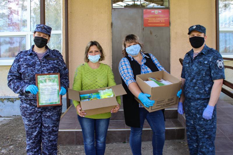 На Ставрополье в День защиты детей сотрудники Росгвардии посетили подшефную школу-интернат