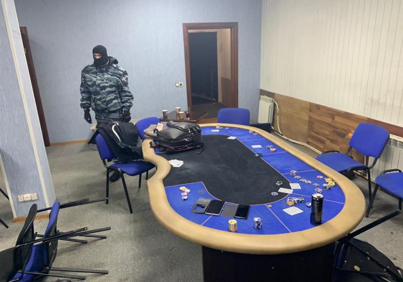 В Екатеринбурге при участии ОМОН Росвардии пресечена работа покерного клуба