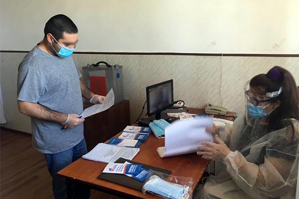 В учреждениях уголовно-исполнительной системы Республики Дагестан прошло голосование по вопросу одобрения изменений, вносимых в Конституцию Российской Федерации