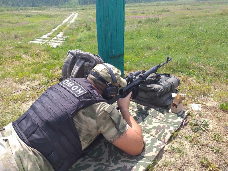В Приангарье завершился учебно-тренировочный сбор снайперов, пулеметчиков и наводчиков пулеметов БТР ОМОН Росгвардии