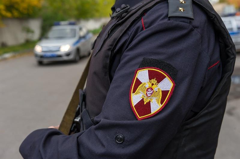 Сотрудники областной Росгвардии задержали жителя Архангельска, управлявшего автомобилем без водительского удостоверения