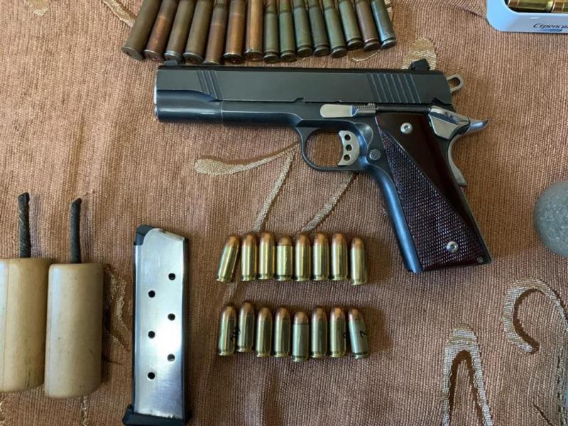 На юге столицы задержан подозреваемый в незаконном хранении оружия и боеприпасов