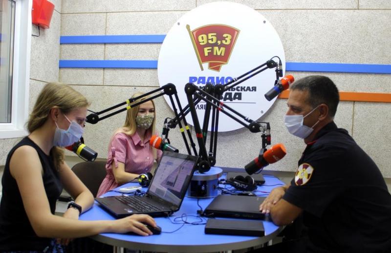 В Челябинске офицер Росгвардии в эфире радио «Комсомольская правда. Челябинск » рассказал об актуальных вопросах оборота оружия