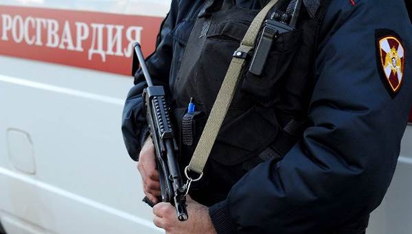 В Архангельске сотрудники Росгвардии задержали гражданина, подозреваемого в краже смартфона