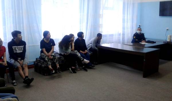 Сотрудники уголовно-исполнительной инспекции провели профилактическую беседу с учащимися Чукотского полярного техникума