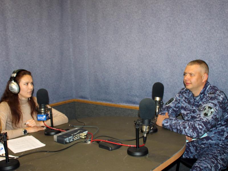 На волнах «Радио России Горно-Алтайск» состоялся очередной выпуск радиопередачи «В эфире Росгвардия»