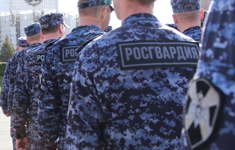 В Челябинске сотрудники Росгвардии задержали мужчину, у которого при себе находилось наркотическое вещество