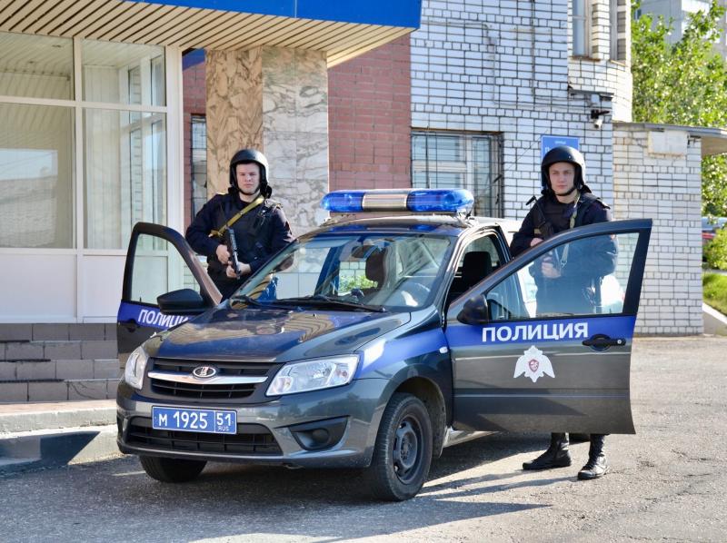 В Мурманске росгварейцами задержаны молодые люди за хищения