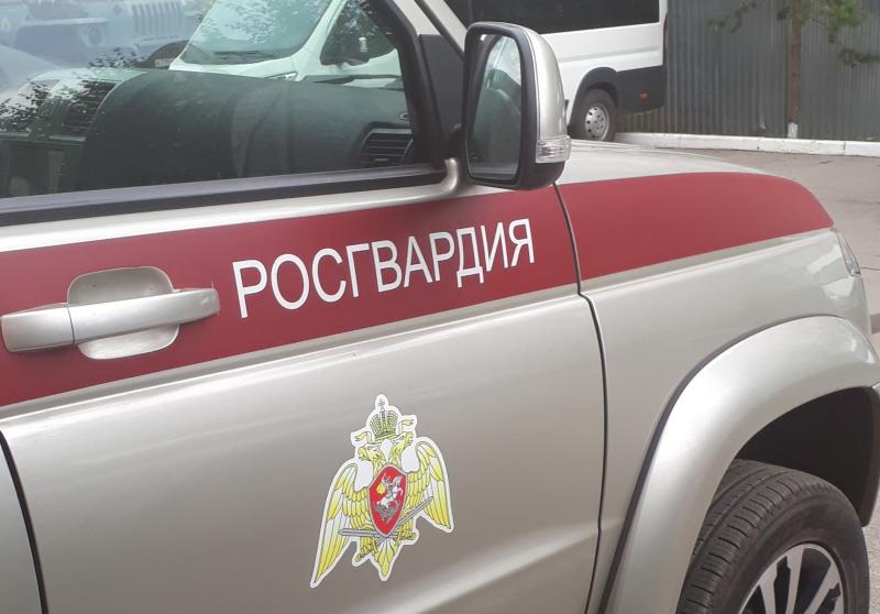 В Вологде сотрудники вневедомственной охраны задержали двух мужчин, находившихся в розыске
