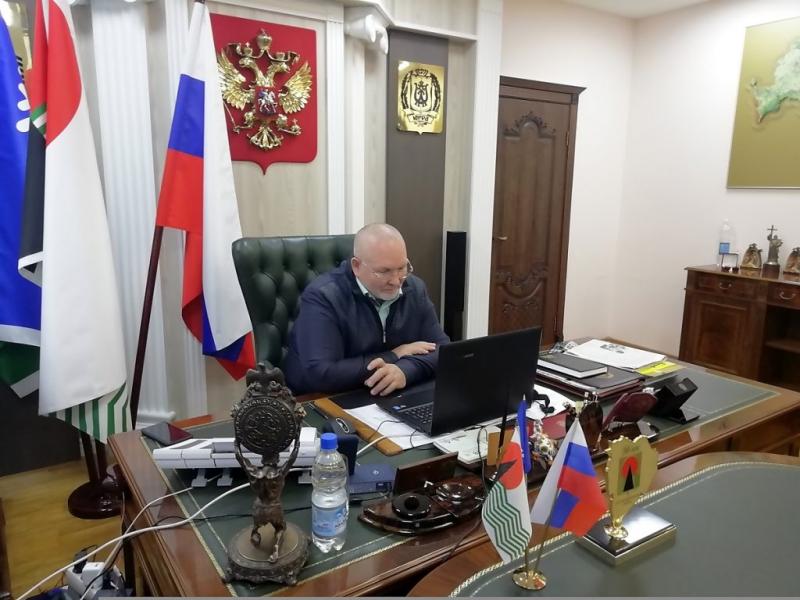 Владимир Семенов провел рабочую встречу с председателем Совета ветеранов Нефтеюганска