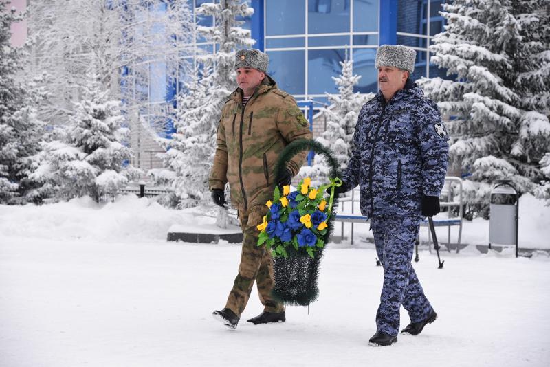 На Ямале росгвардейцы приняли участие в мероприятиях, посвящённых Дню памяти погибших правоохранителей