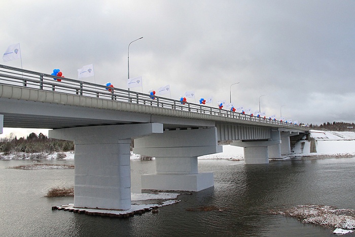 В Афанасьево досрочно отремонтировали мост через реку Кама