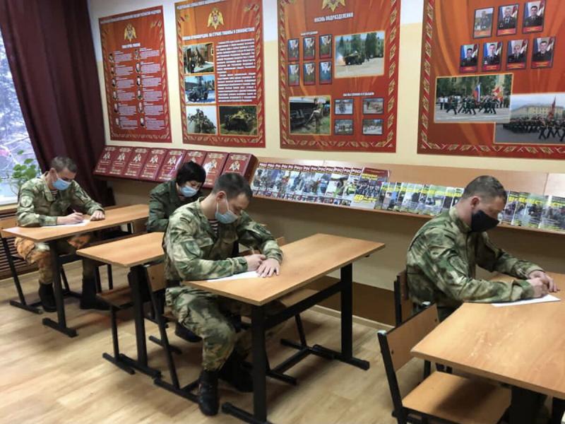 В Иркутской области военнослужащие Росгвардии приняли участие в исторической викторине