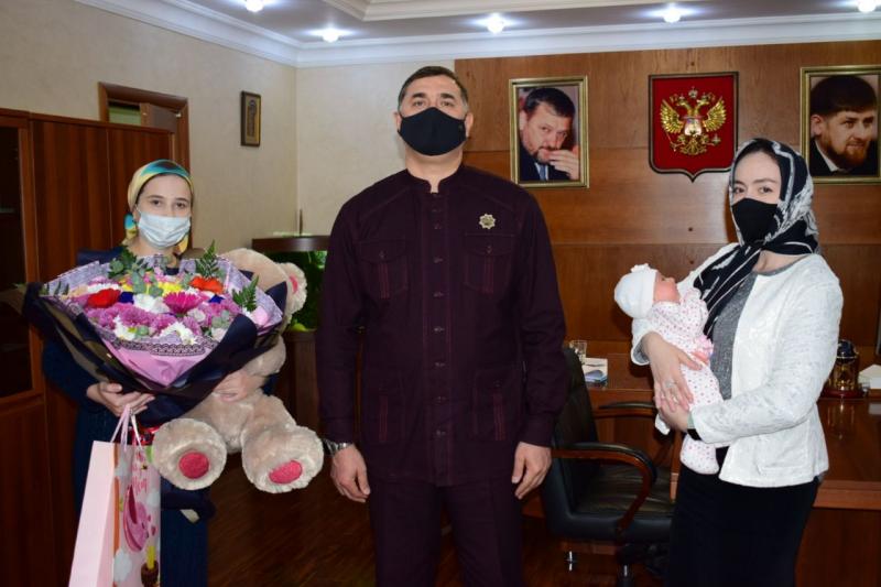 В Чеченской Республике выдан 5-ти тысячный сертификат на материнский (семейный) капитал в проактивном режиме