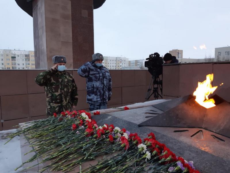 На Ямале состоялись мероприятия, приуроченные ко Дню неизвестного солдата