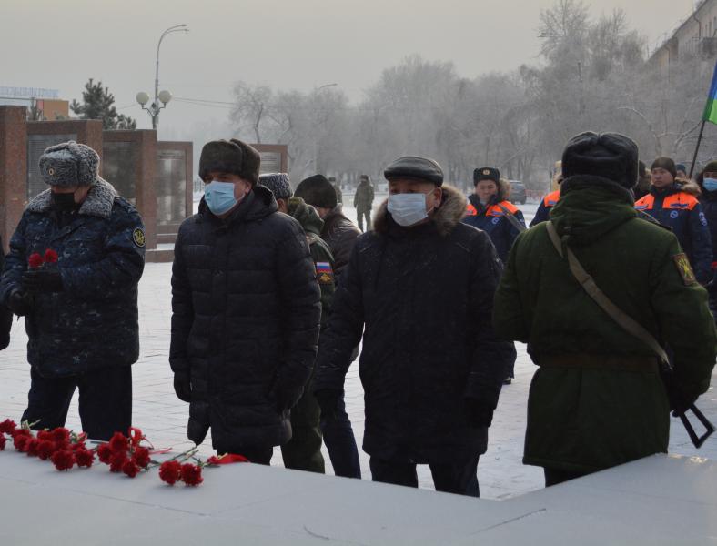 Сотрудники УФСИН России по Республике Тыва приняли участие в посвященной Дню неизвестного солдата церемонии.