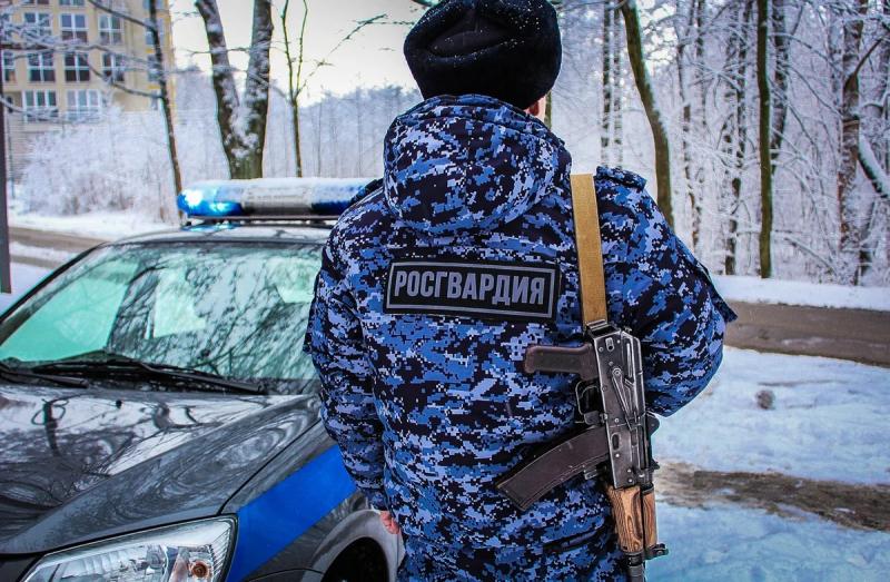 На Ямале росгвардейцы задержали подозреваемую в краже, находившуюся в федеральном розыске