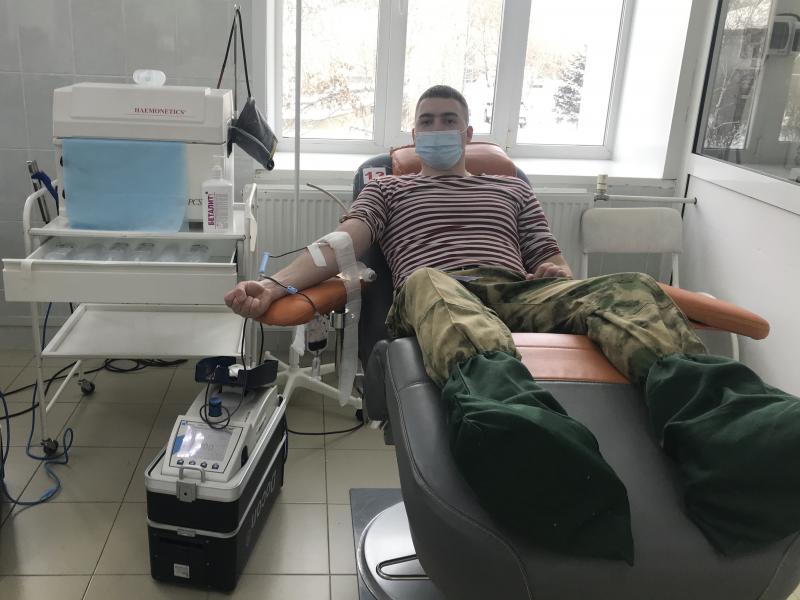 В Иркутске военнослужащие Росгвардии сдали кровь для тяжелобольных детей