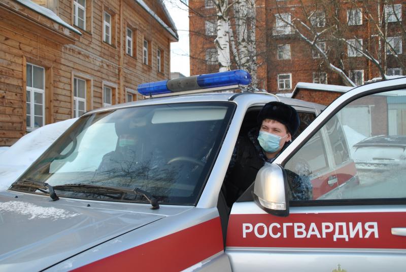 Кировские росгвардейцы задержали гражданина, находящегося в розыске