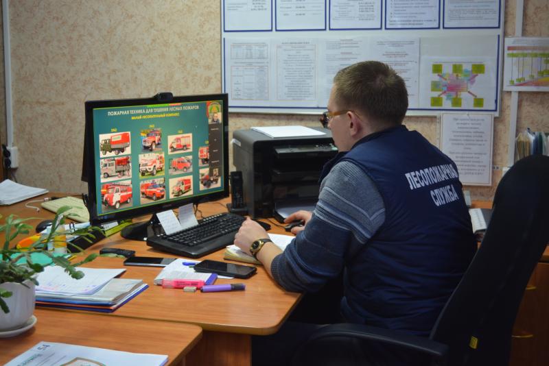 О пожарной безопасности в лесах для ДЮП
17 февраля прошло третье теоретическое занятие в этом учебном году с командирами дружин общеобразовательных организаций города Смоленска.