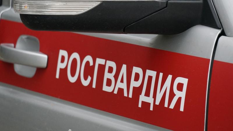 Кировские росгвардейцы задержали подозреваемого в нападении на администратора сауны
