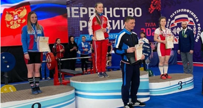 Студентка ХГУ стала победителем чемпионата России по пауэрлифтингу
