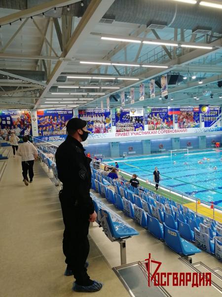 Бойцы златоустовского ОМОН обеспечивают охрану порядка на Всероссийских соревнованиях по водному поло