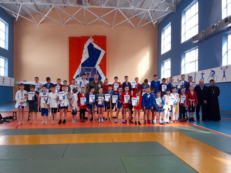 На Ставрополье сотрудники СОБР организовали турнир по самбо среди юношей