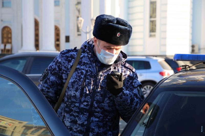 В Саранске росгвардейцы задержали и передали инспекторам ГИБДД нарушителя правил дорожного движения