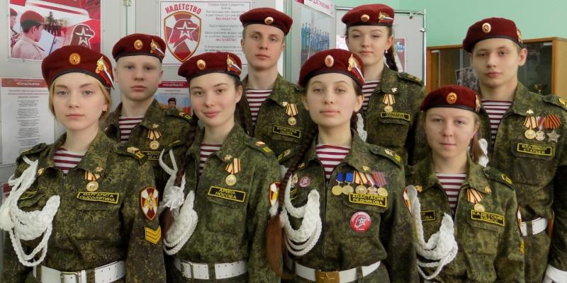Кировские кадеты поздравили росгвардейцев с юбилеем ведомства