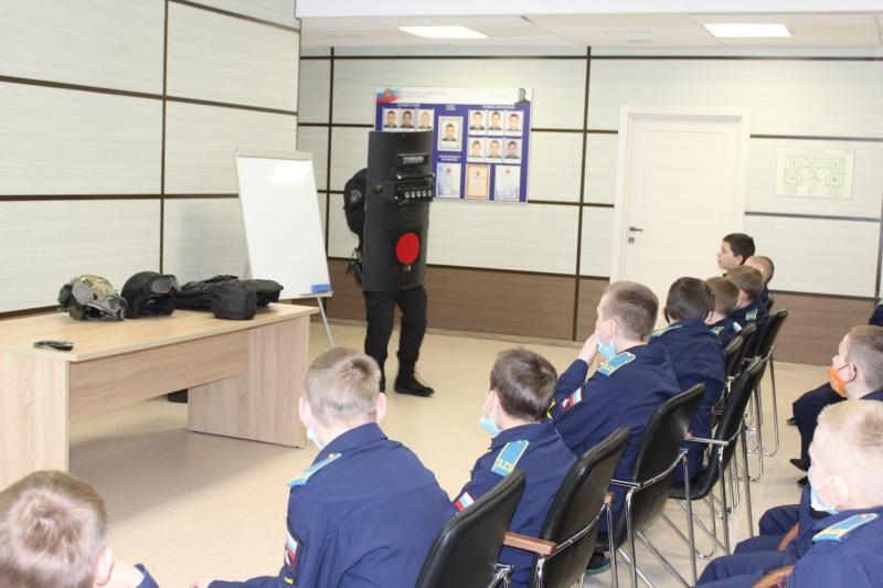Росгвардейцы встретились с воспитанниками Петрозаводского президентского кадетского училища