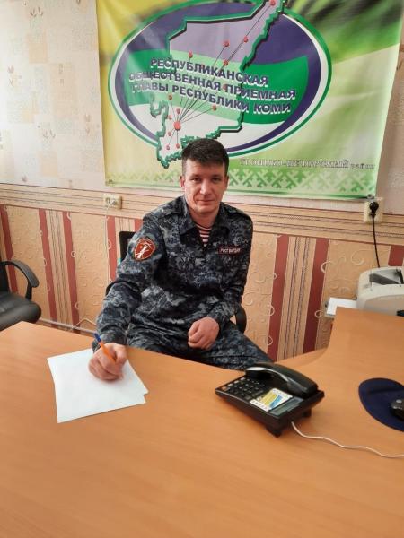В Троицко-Печорске сотрудник лицензионно-разрешительной работы рассказал жителям, как получить лицензию и разрешение на оружие
