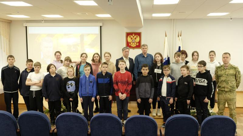 Ветеран ликвидации аварии на Чернобыльской АЭС выступил перед школьниками Нарьян-Мара