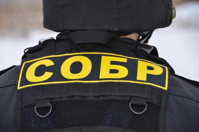В Мурманске при силовой поддержке бойцов СОБР задержаны участники преступной группы