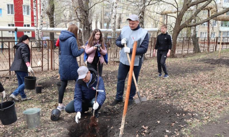 ОНФ в Мордовии помог возродить в Большеелховской средней школе яблоневый сад