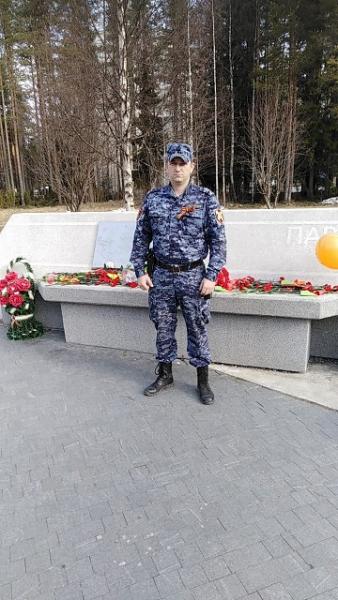 Сотрудник Костомукшского отдела вневедомственной охраны продолжил эстафету акции «Георгиевская ленточка»