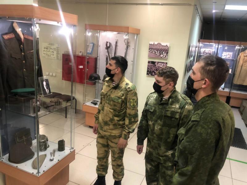 В Кирове росгвардейцы посетили Музей воинской славы
